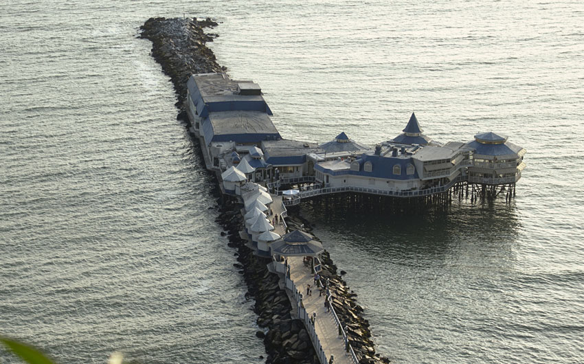 Pier Restaurant in Lima 